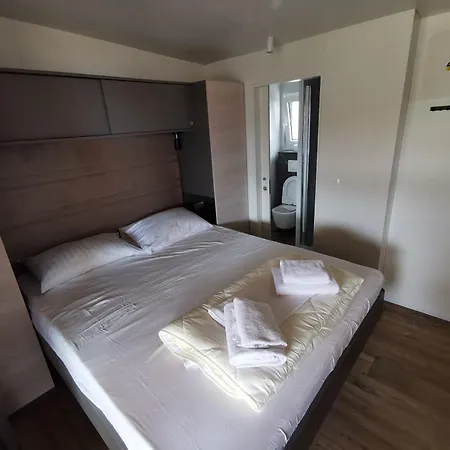 Mobile Happy Family 营地