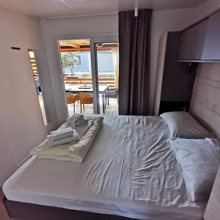 Mobile Happy Family 营地 *