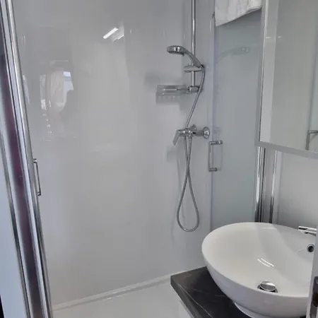 Mobile Happy Family 营地