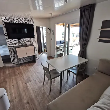 Mobile Happy Family Kemping