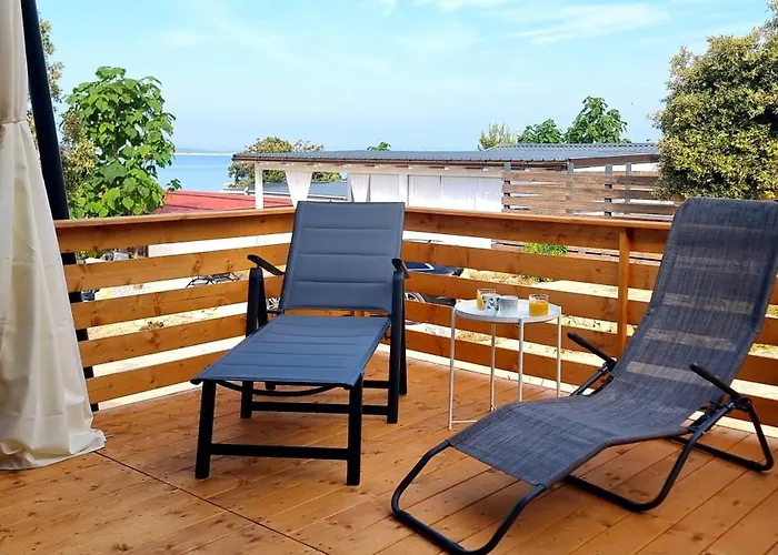 Mobile Happy Family Camping *