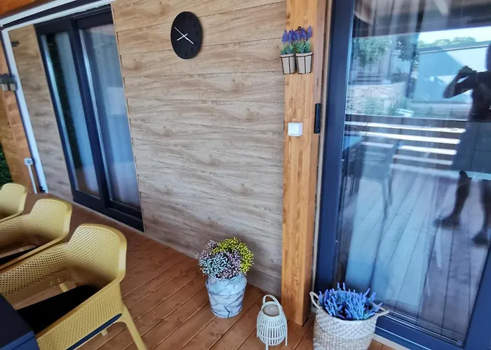 Camping Mobile Happy Family