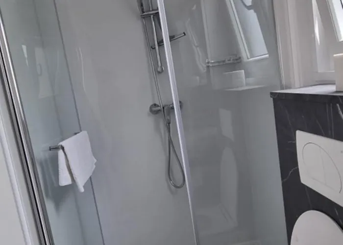 Mobile Happy Family Camping *