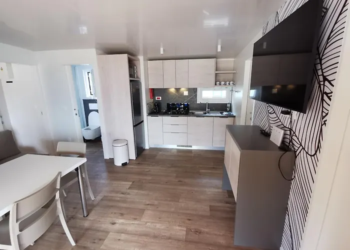 Mobile Happy Family Camping *